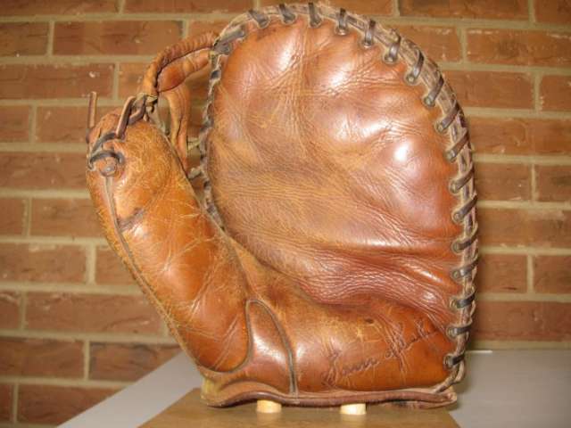 Sam Leslie Reach 254 Front